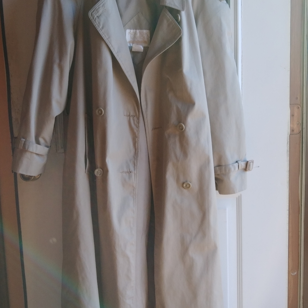 NYHarbour trenchcoat. Size 16W petite.